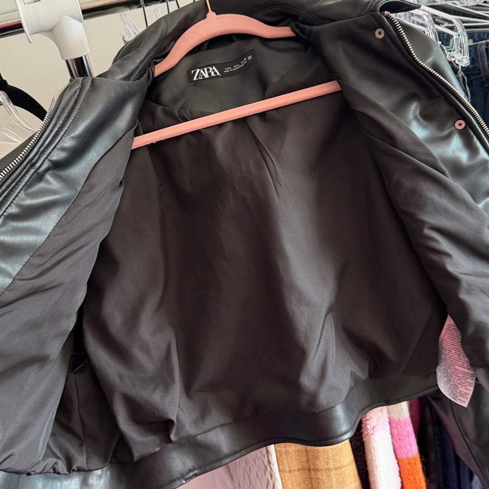 NWT ZARA Black Faux Leather Crop Jacket SZ Large - Picture 6 of 7